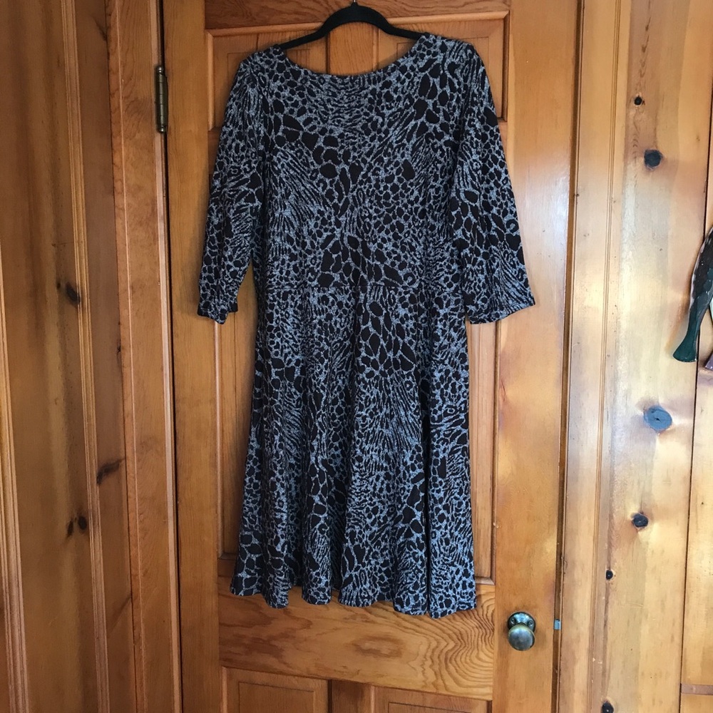 Leota Black and Gray Long Sleeve Dress